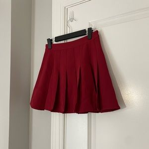 Maroon pleaded skirt